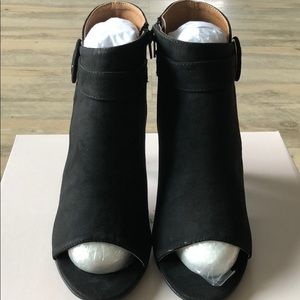 Fun, new, black open toe suede heels!
